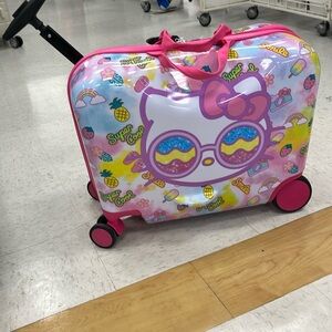 Hello Kitty Travel
